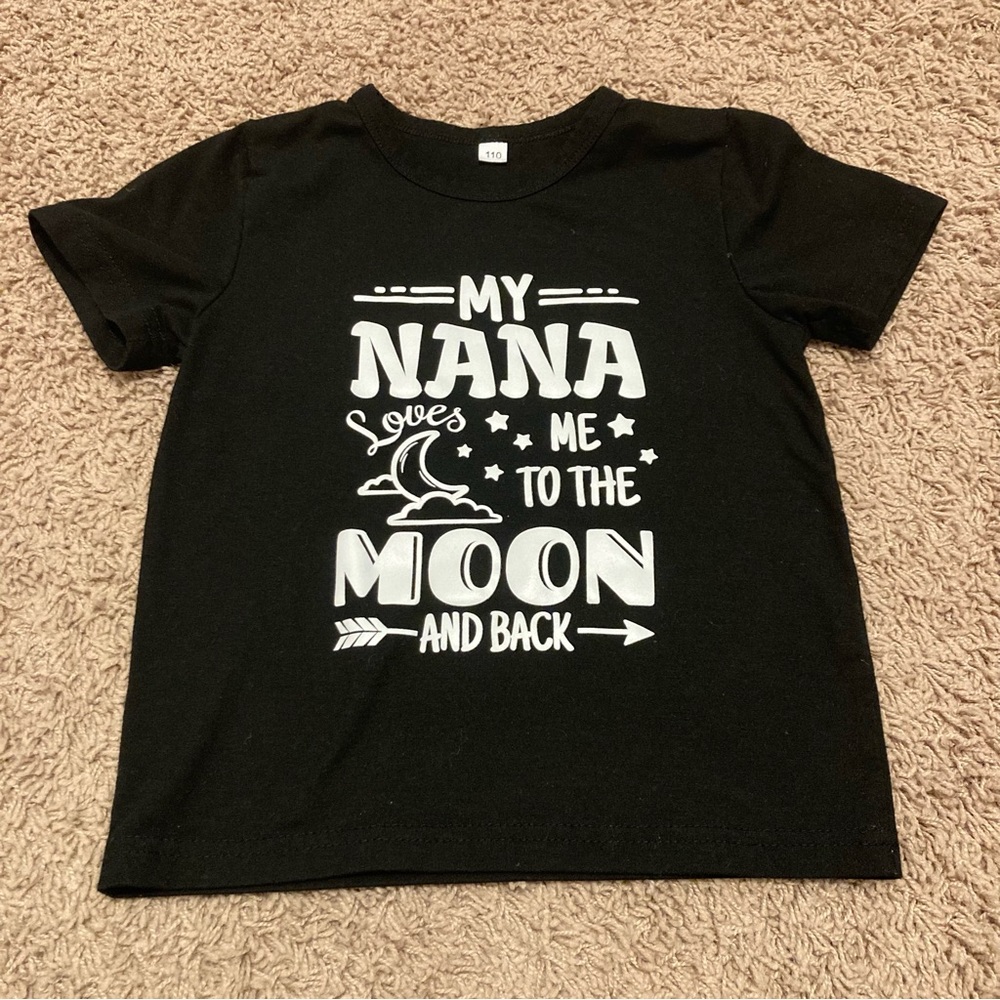 Kids T-Shirt My Nana loves me to the moon and back black and white soft